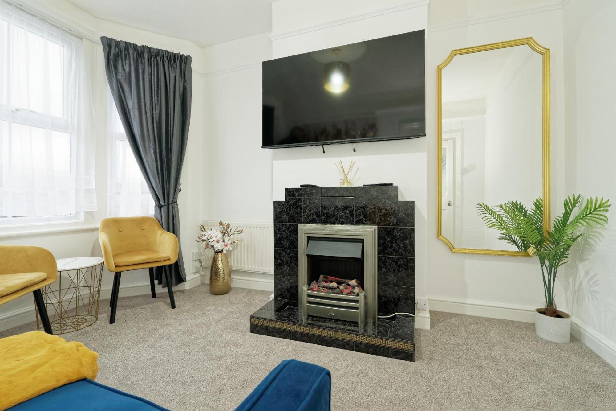 Lovely Luxury 3 Bed House Lägenhet Chatham  Exteriör bild